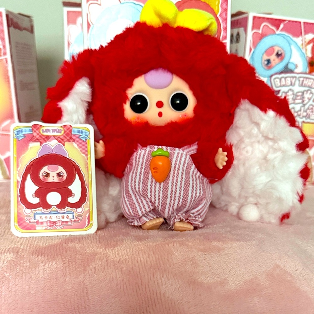 🍭 BABY THREE (Macaron). Plush soft pendant 
movable eyes,swap able face/clothes